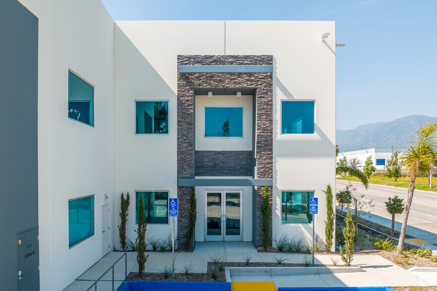 More Photos Of 4180 N Hallmark Pky, San Bernardino Industrial For Lease