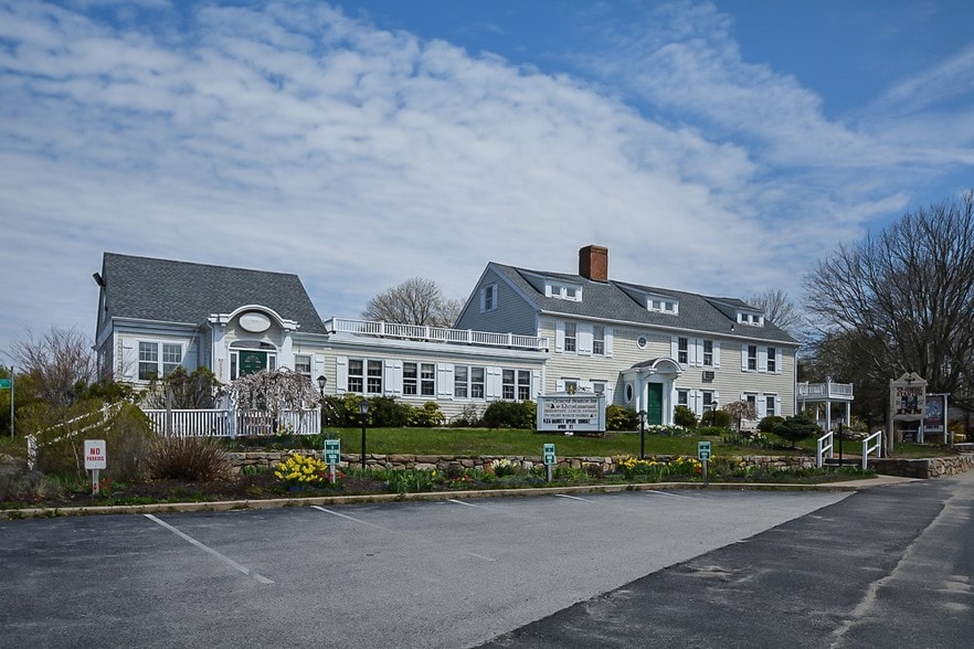 More Photos Of 4115 Old Post Rd, Charlestown Hotel For Sale