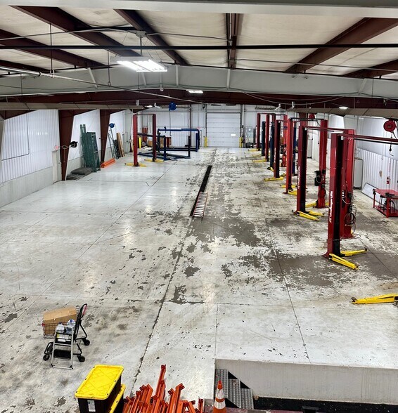 More Photos Of 1575 N Bendix Dr, South Bend Auto Repair For Sale