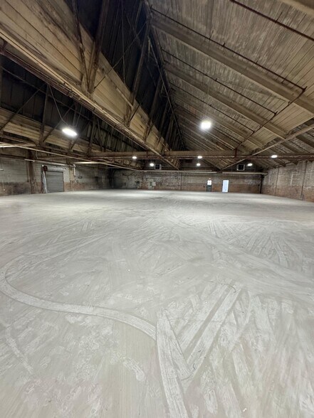 More Photos Of 505 Knorr St, Philadelphia Manufacturing For Lease