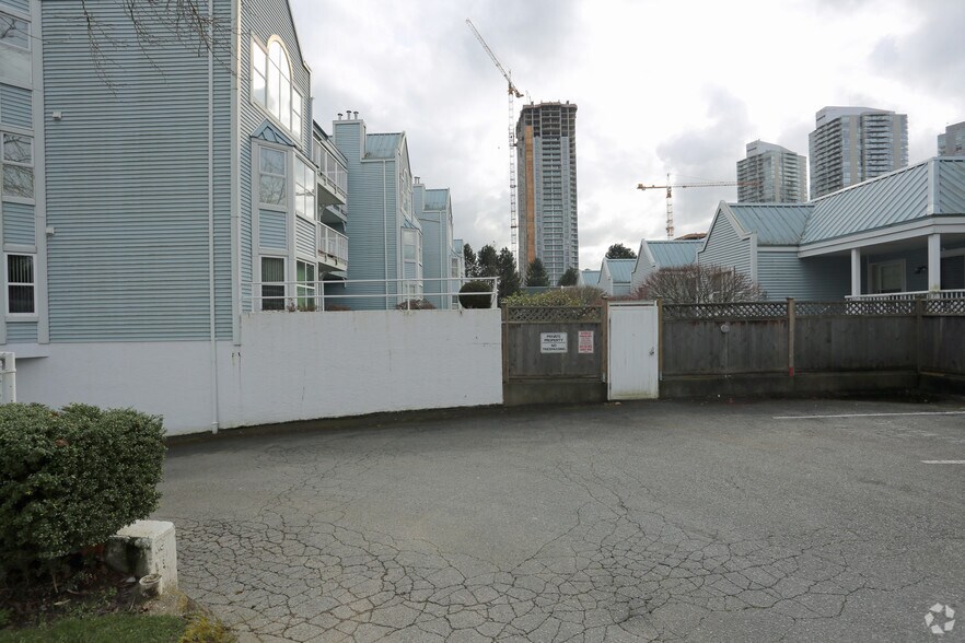 More Photos Of 10050-10090 137 A St, Surrey Apartments For Sale