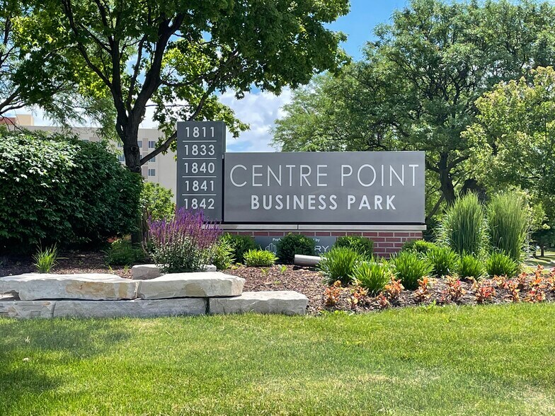 More Photos Of 1811 Centre Point Cir, Naperville Flex For Lease