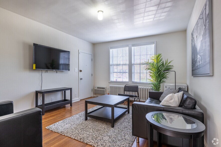 More Photos Of 4000 47th St NW, Washington Apartments For Sale