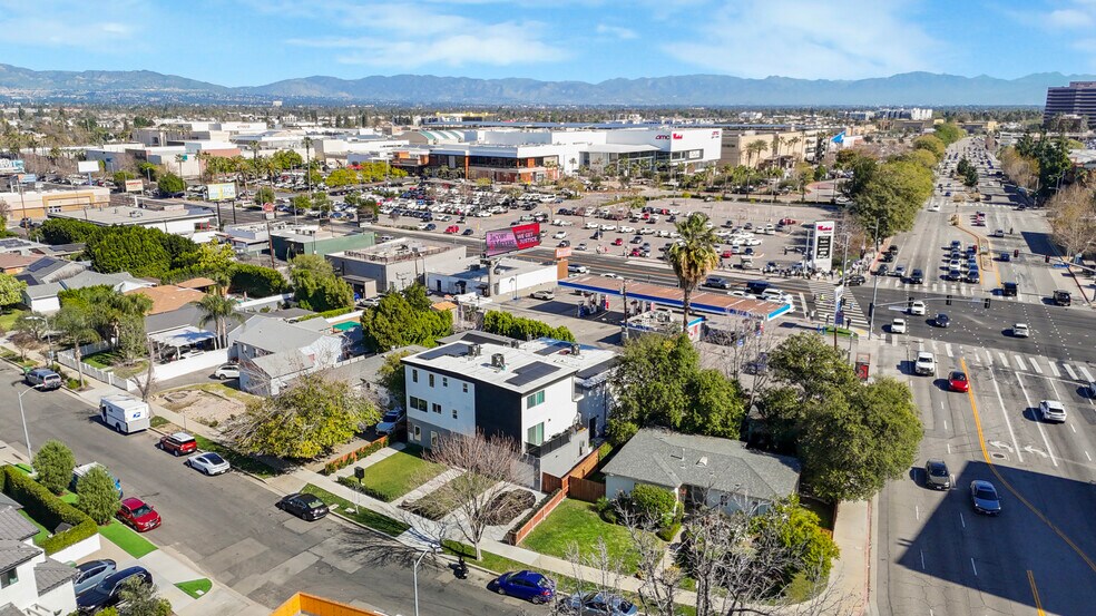 More Photos Of 6420 Hanna Ave, Woodland Hills Apartments For Sale