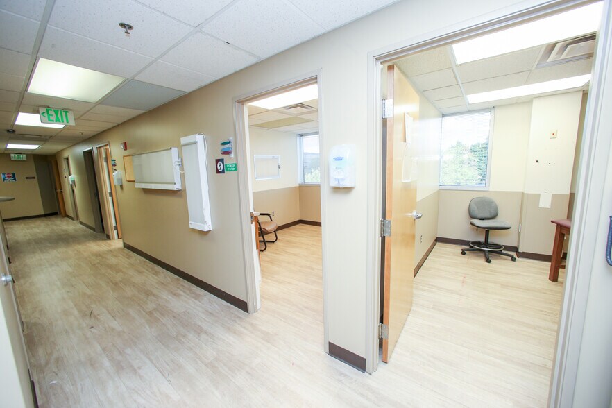 More Photos Of 3660 Guion Rd, Indianapolis Medical For Lease