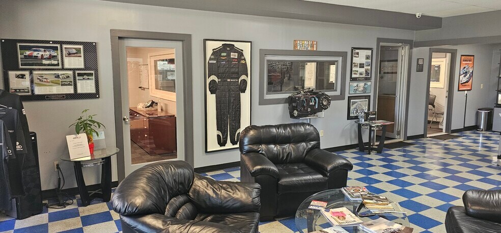 More Photos Of 50 Miry Brook Rd, Danbury Warehouse For Sale