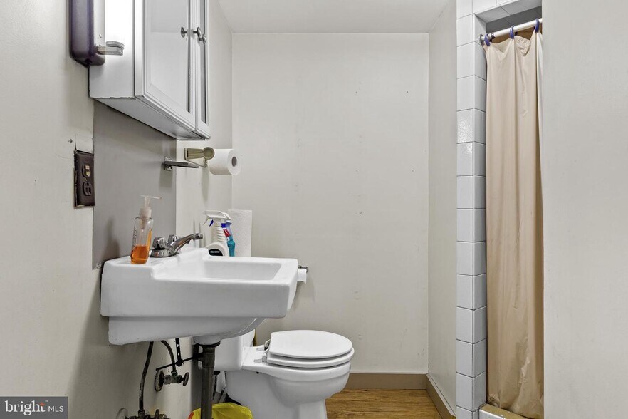 More Photos Of 5373 Chestnut Ave, Vineland Auto Repair For Sale