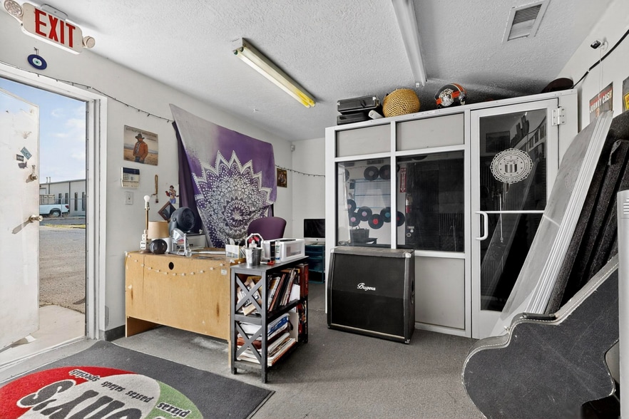 More Photos Of 7901 Ranchitos Loop NE, Albuquerque Service For Sale