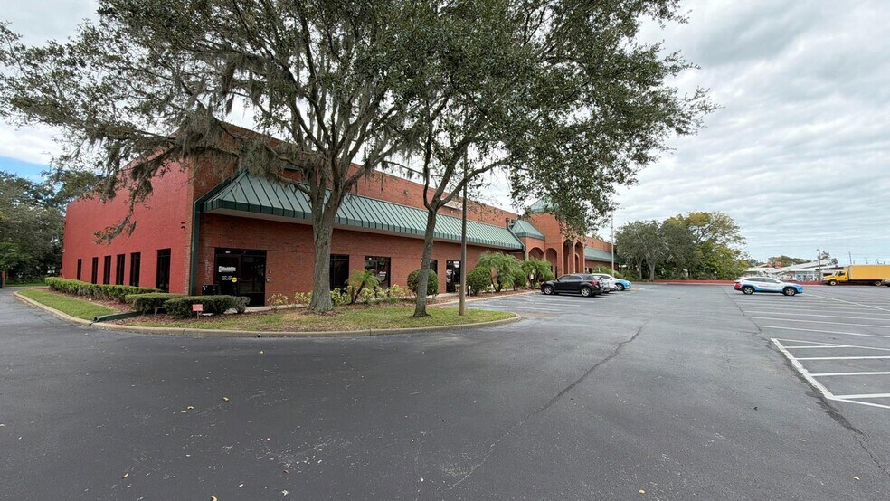 More Photos Of 1440 N Nova Rd, Daytona Beach Unknown For Lease