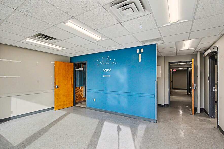 More Photos Of 2906 Washington Blvd, Belpre Medical For Sale