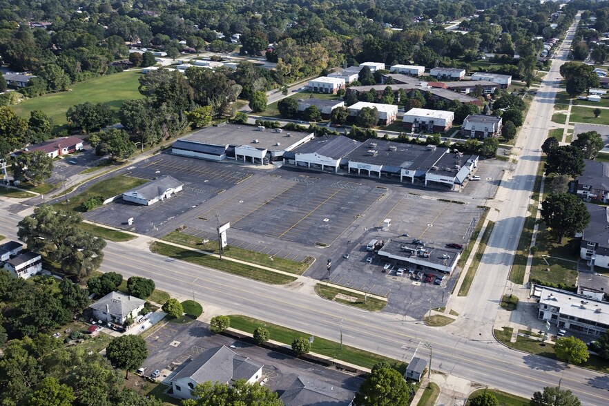 Primary Photo Of 30141-30369 Cherry Hill Rd, Inkster Unknown For Lease