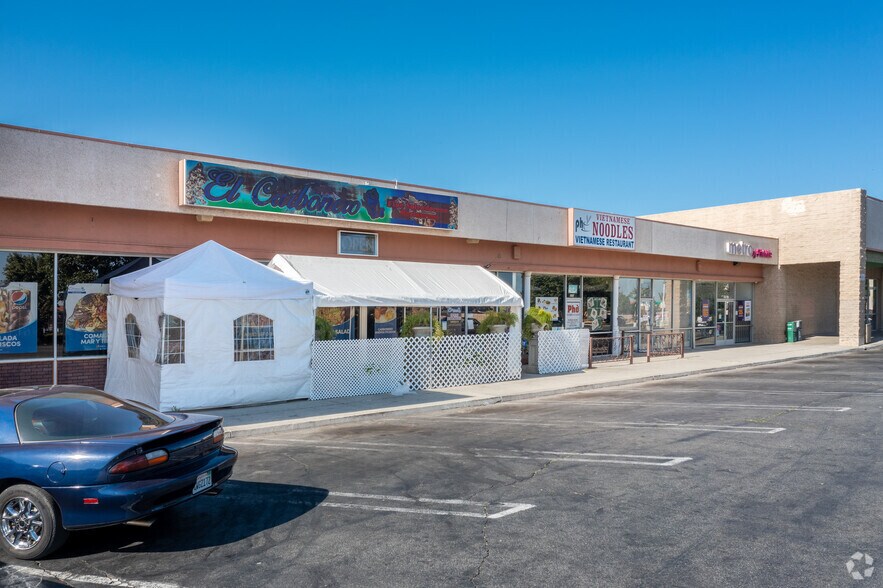 More Photos Of 228-270 E Palmdale Blvd, Palmdale Freestanding For Lease