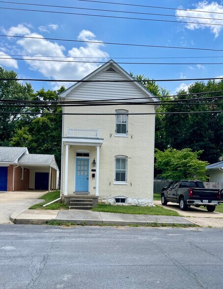 More Photos Of 506 E Liberty St, Charles Town Apartments For Sale