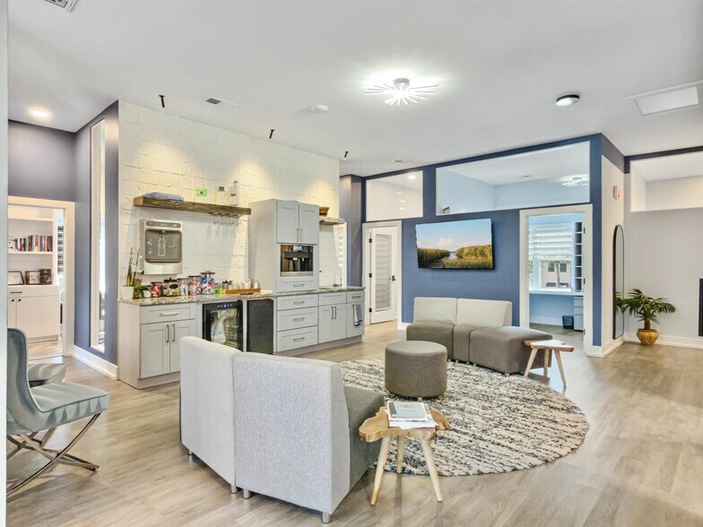 More Photos Of 668 Marina Dr, Charleston Medical For Sale