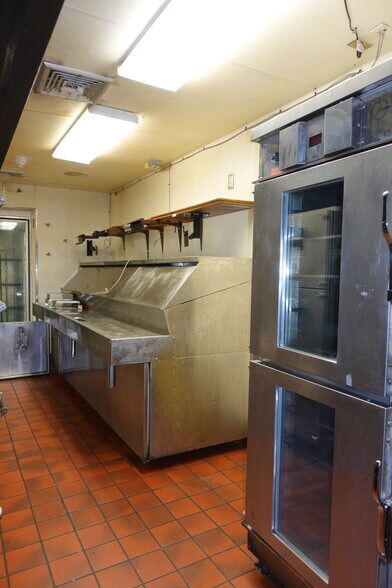 More Photos Of 1555 E Main St, Galesburg Fast Food For Lease