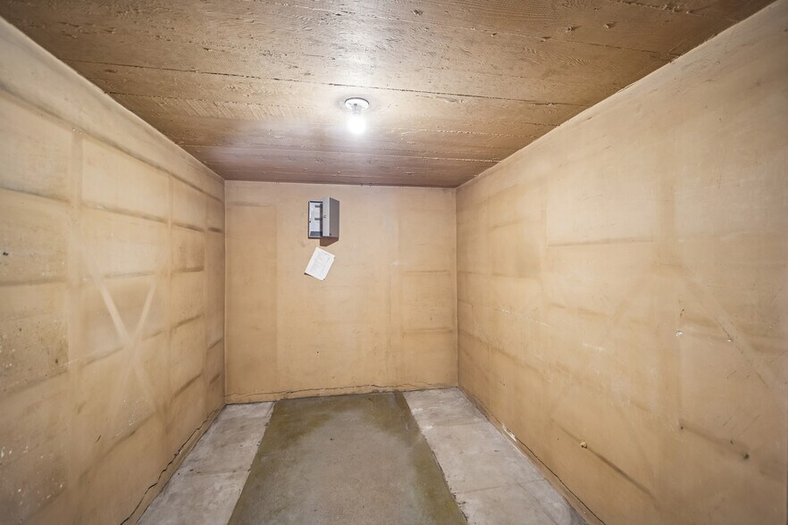 More Photos Of 200 1st Ave E, Newton Office For Sale