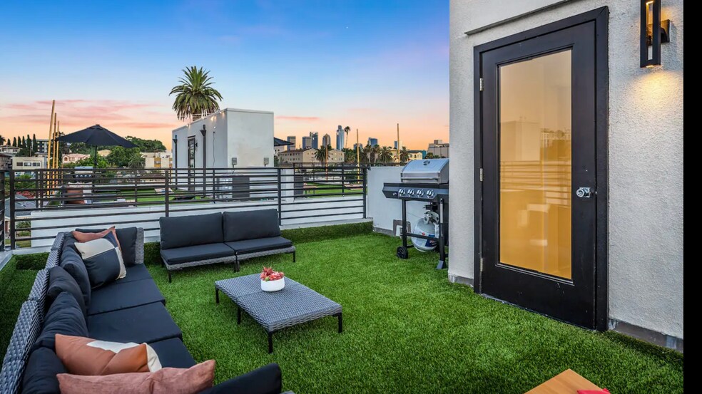More Photos Of 216 N Coronado St, Los Angeles Multifamily For Sale