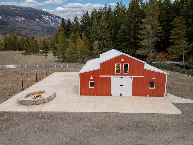 More Photos Of 180 Silver Ridge Ranch Rd, Easton Trailer Camper Park For Sale