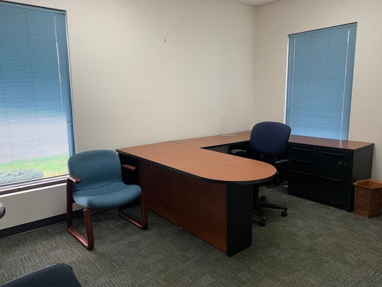 More Photos Of 339 E 1st St, Roanoke Bank For Lease