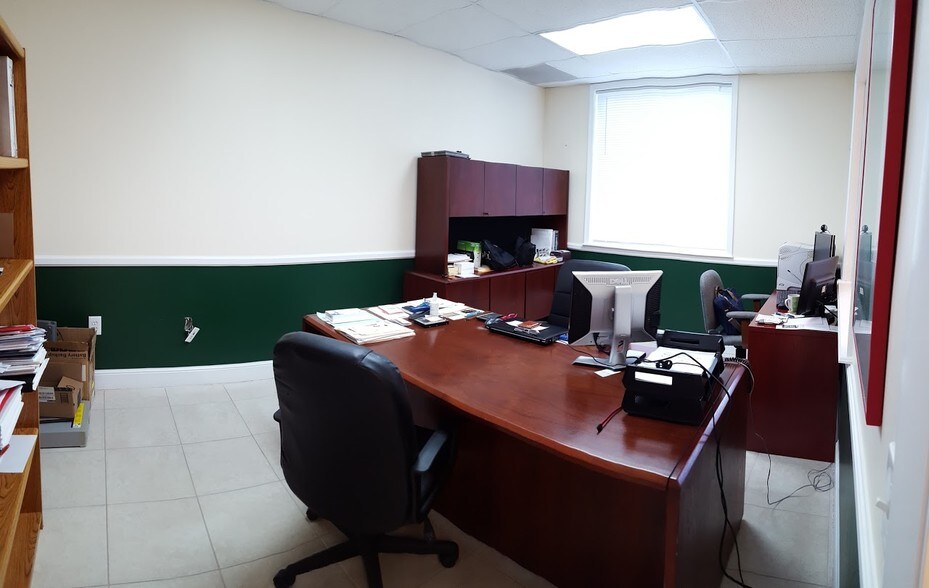 More Photos Of 1011-1039 NW 31st Ave, Pompano Beach Manufacturing For Lease