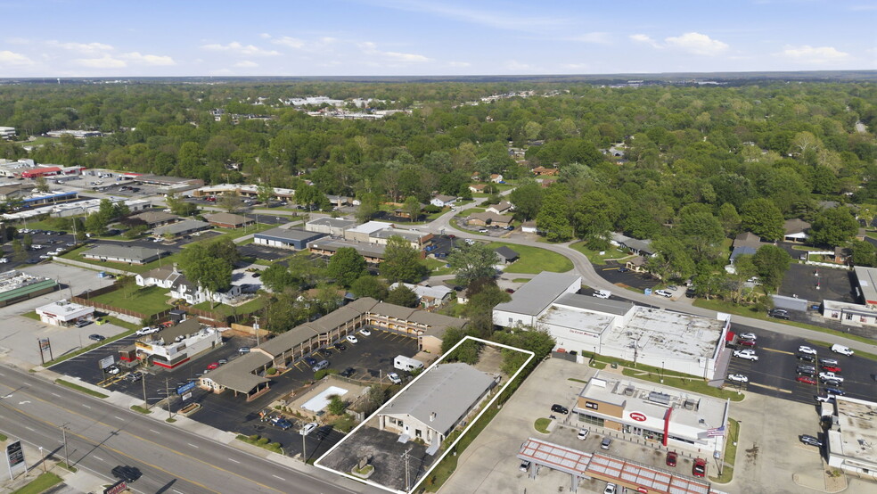 More Photos Of 2122 S Glenstone Ave, Springfield Freestanding For Sale