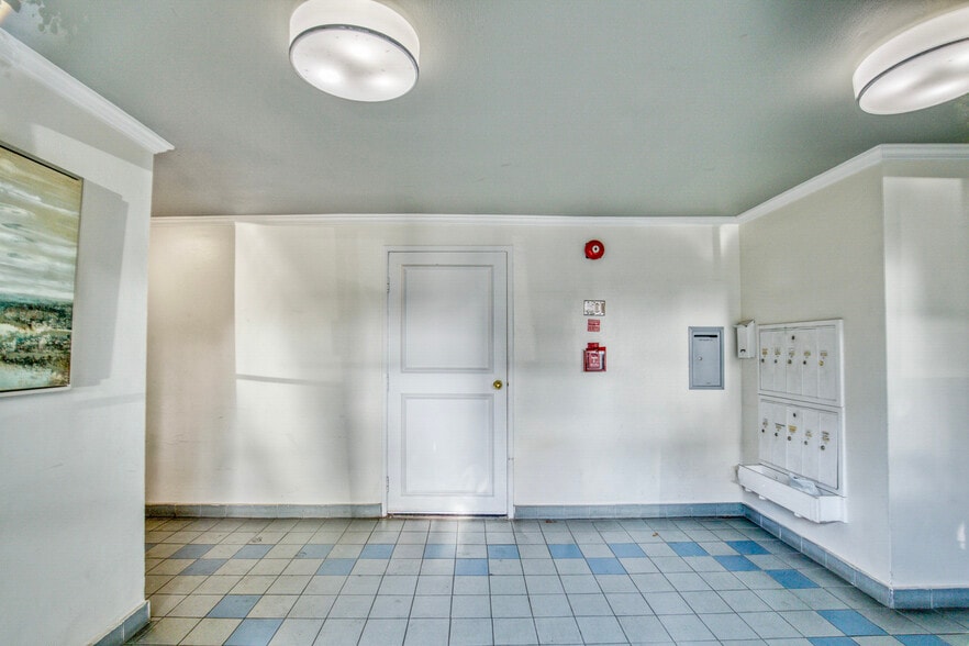 More Photos Of 1524 Granville Ave, Los Angeles Apartments For Sale