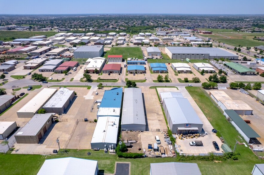 More Photos Of 14900 Bristol Park Blvd, Edmond Warehouse For Lease