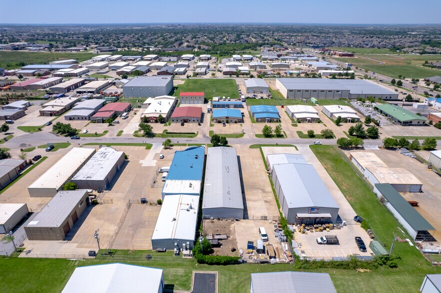 More Photos Of 14900 Bristol Park Blvd, Edmond Warehouse For Lease