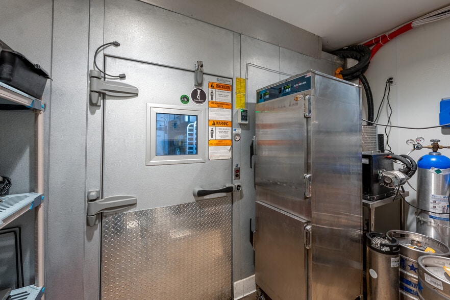 More Photos Of 3020 University Ave, San Diego Restaurant For Lease