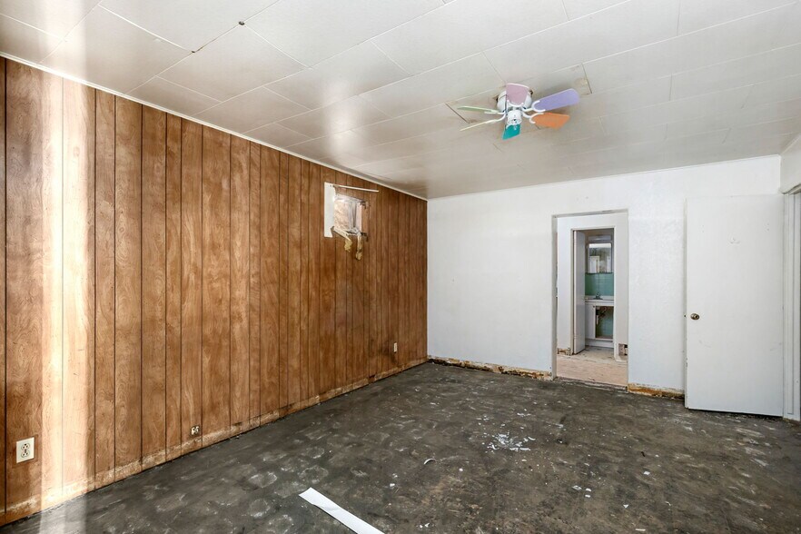 More Photos Of 1521 1st Ave NW, Great Falls Hotel For Sale