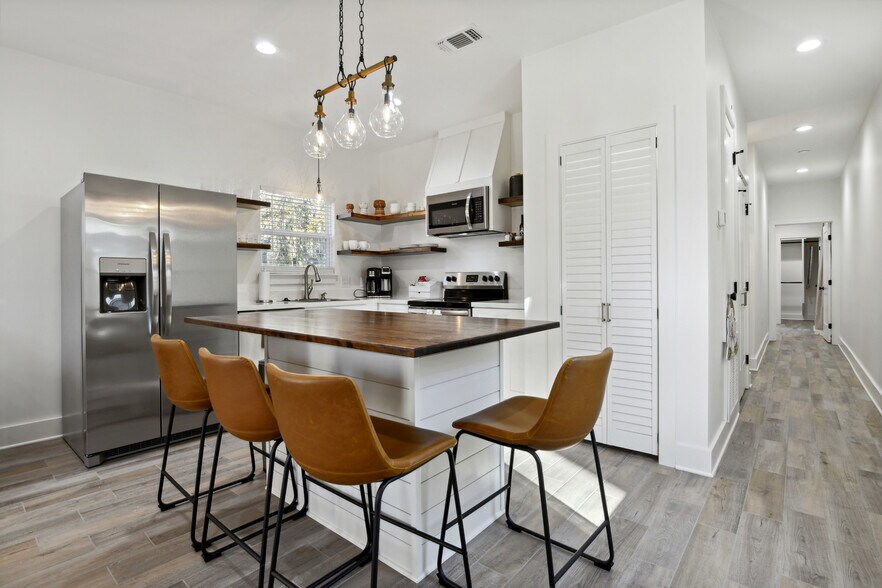 More Photos Of 437 Webster St, Bay Saint Louis Apartments For Sale