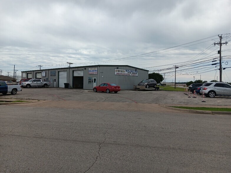Primary Photo Of 908 N Twin Creek Dr, Killeen Warehouse For Lease