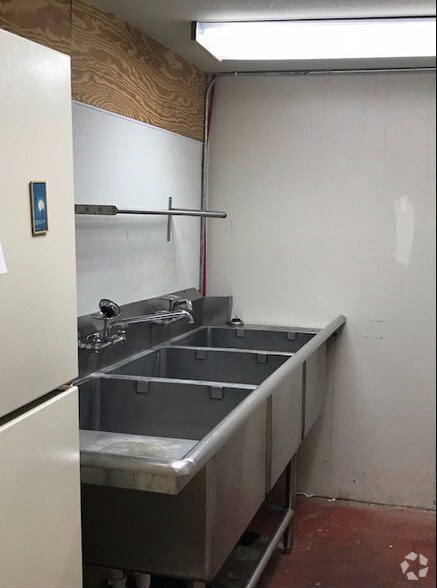 More Photos Of 1215 Sam Houston Ave, Huntsville Storefront Retail Office For Lease