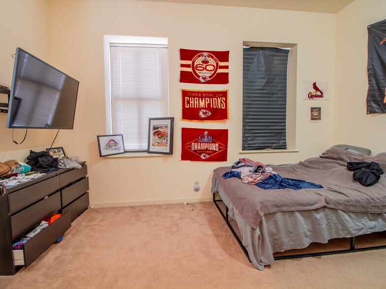 More Photos Of 1911 S 11th St, Saint Louis Apartments For Sale