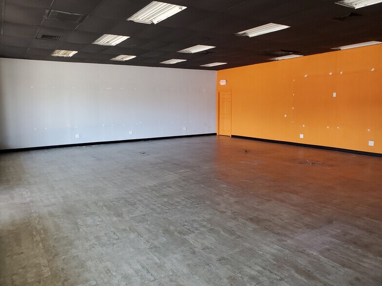 More Photos Of 1600 W Jefferson St, Quincy Unknown For Lease