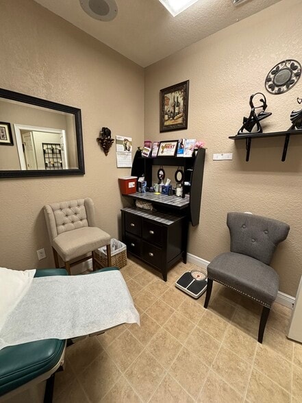 More Photos Of 7005-7011 Nightwalker Rd, Brooksville Medical For Lease