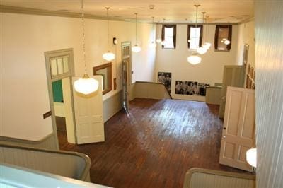 More Photos Of 701-709 N Chestnut St, Dresden Office For Lease