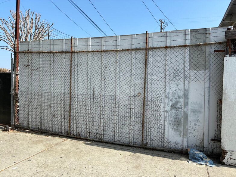 More Photos Of 2965 Santa Fe Ave, Long Beach Freestanding For Lease