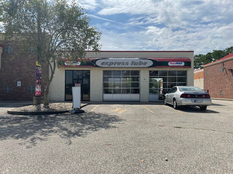More Photos Of 560 N State Road 135, Greenwood Service Station For Lease