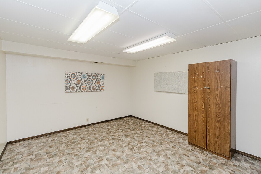 More Photos Of 1319 E 17th Ave, Hutchinson Religious Facility For Sale