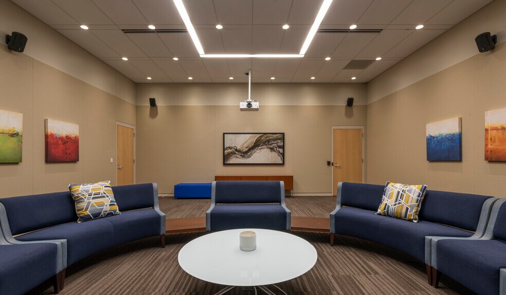 More Photos Of 507 E Michigan St, Milwaukee Office For Lease