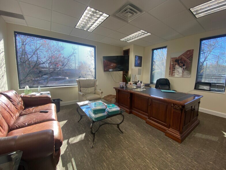 More Photos Of 3669 N Peachtree Rd, Atlanta Office For Lease