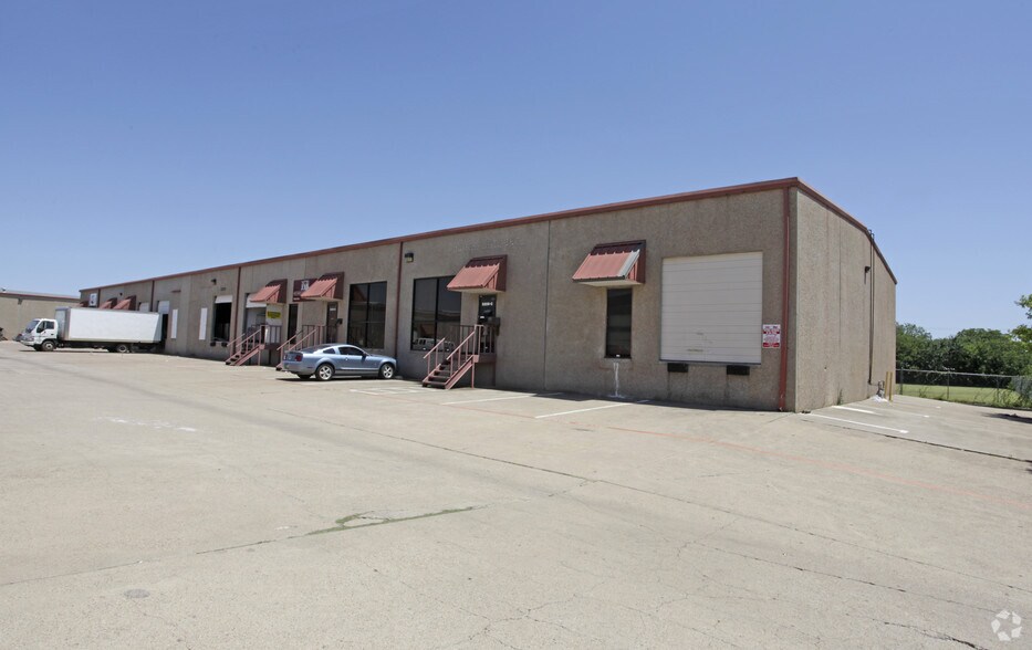 More Photos Of 5209 Davis Blvd, North Richland Hills Light Distribution For Lease