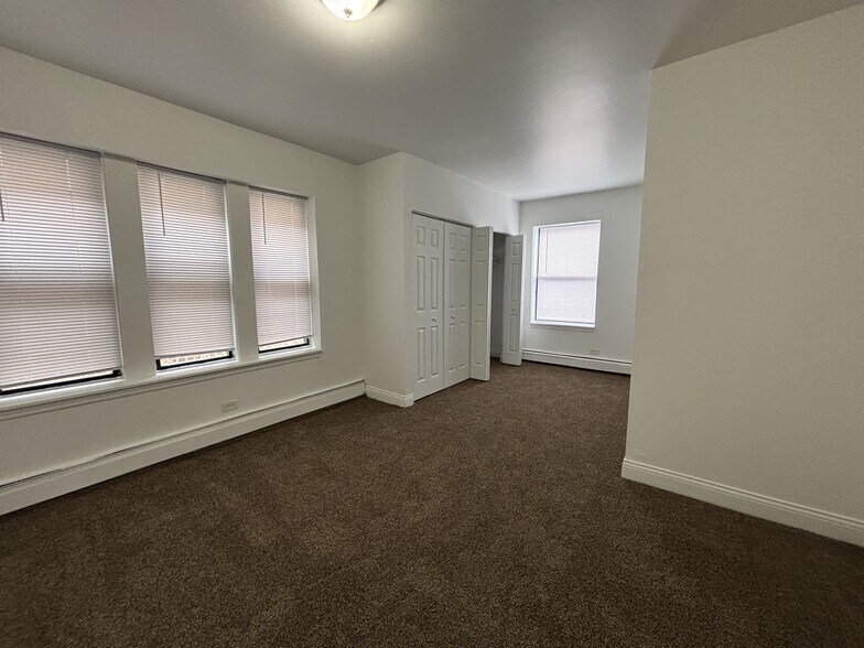 More Photos Of 5100-5104 W Madison St, Chicago Apartments For Sale