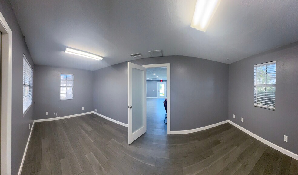 More Photos Of 7320 Sanibel Blvd, Fort Myers Medical For Lease