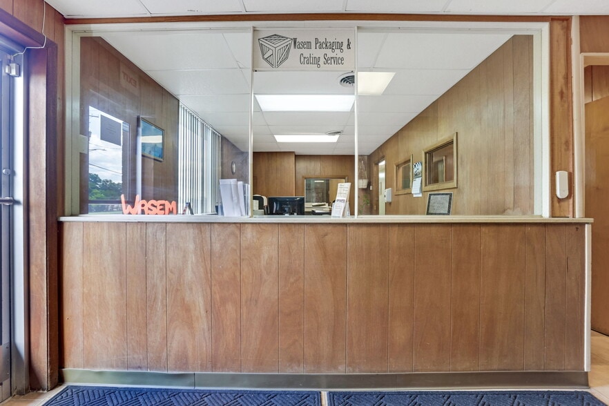 More Photos Of 2591 Harrison Rd, Columbus Warehouse For Sale
