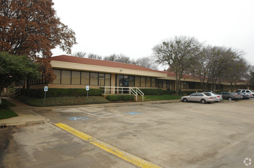 More Photos Of 17000 Preston Rd, Dallas Office For Sale