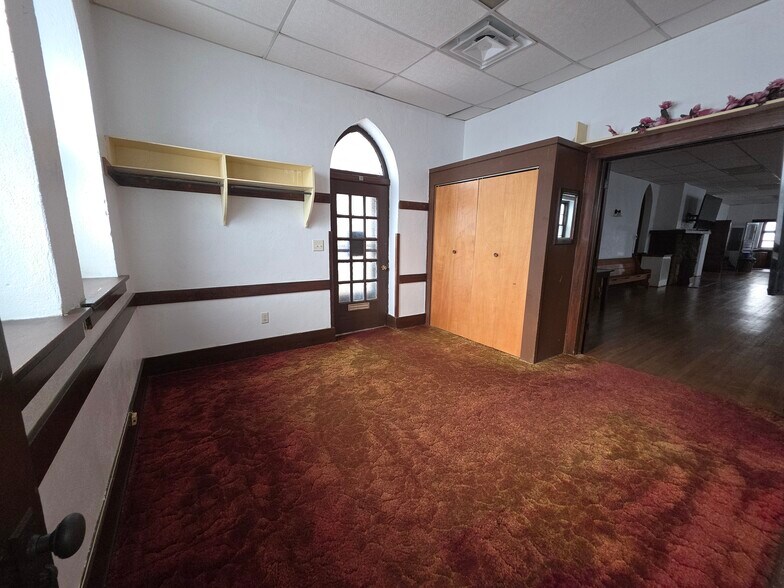 More Photos Of 103 W 4th St, Ellsworth Religious Facility For Sale