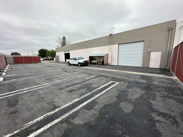 More Photos Of 17391 Mount Cliffwood Cir, Fountain Valley Manufacturing For Lease