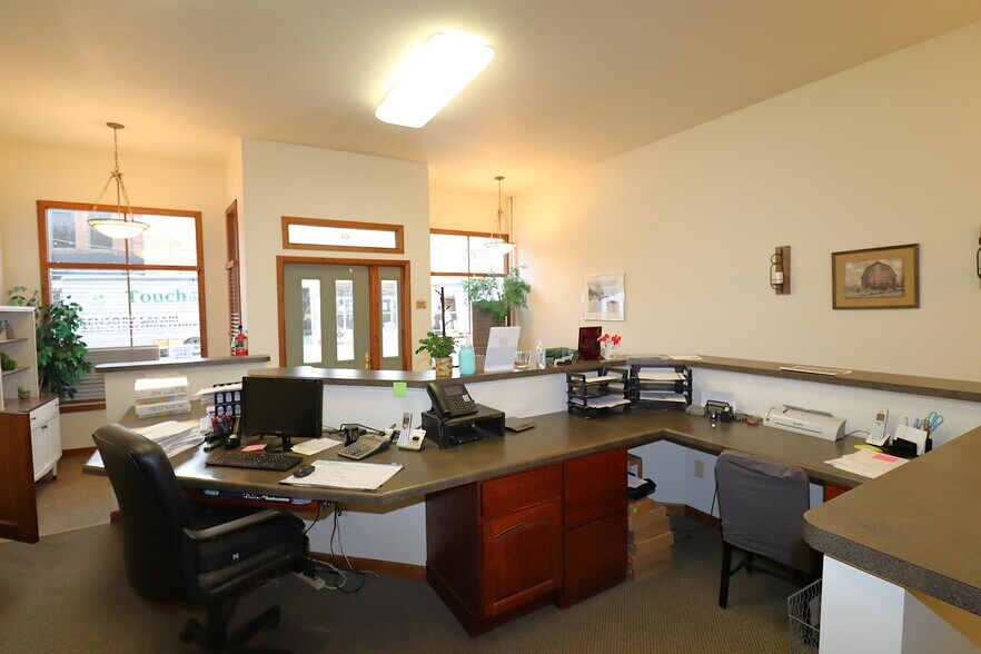 More Photos Of 404 Main St W, Ashland Office For Sale
